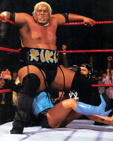 wwemagdec00 1